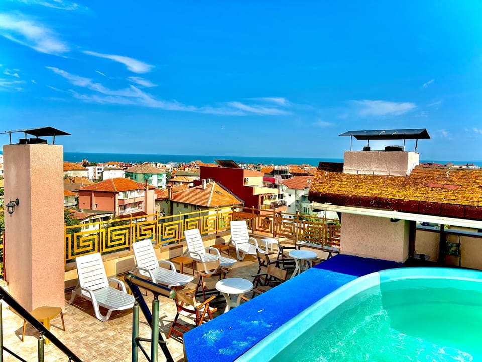 Balcony/Terrace, Mountain view, Sea view, Swimming pool