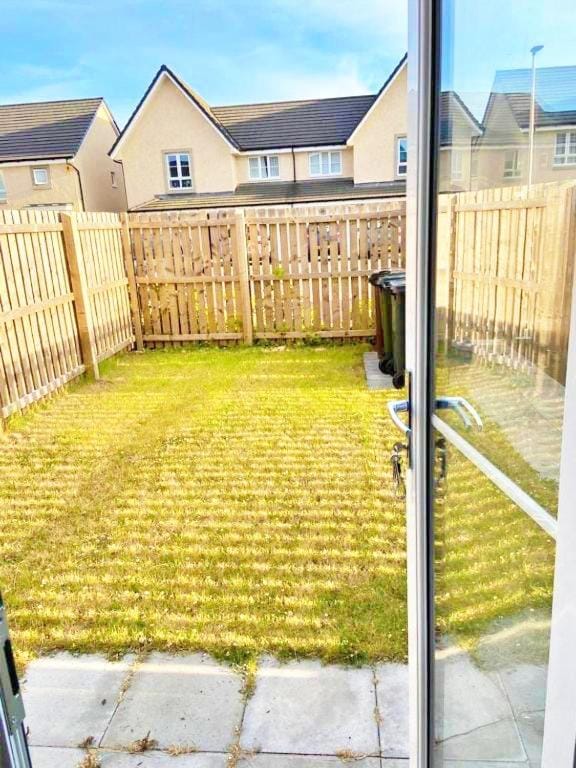 3 bed house with parking near airport House in Edinburgh