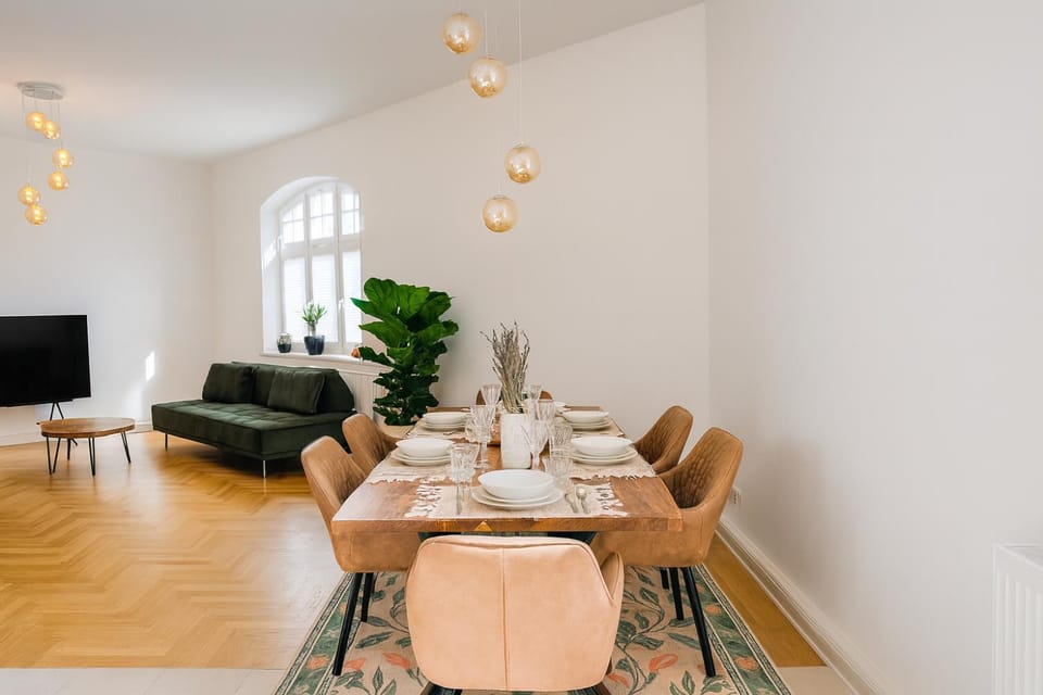 Living room, Dining area
