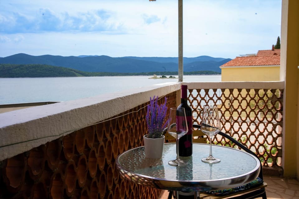 View (from property/room), Balcony/Terrace, Sea view