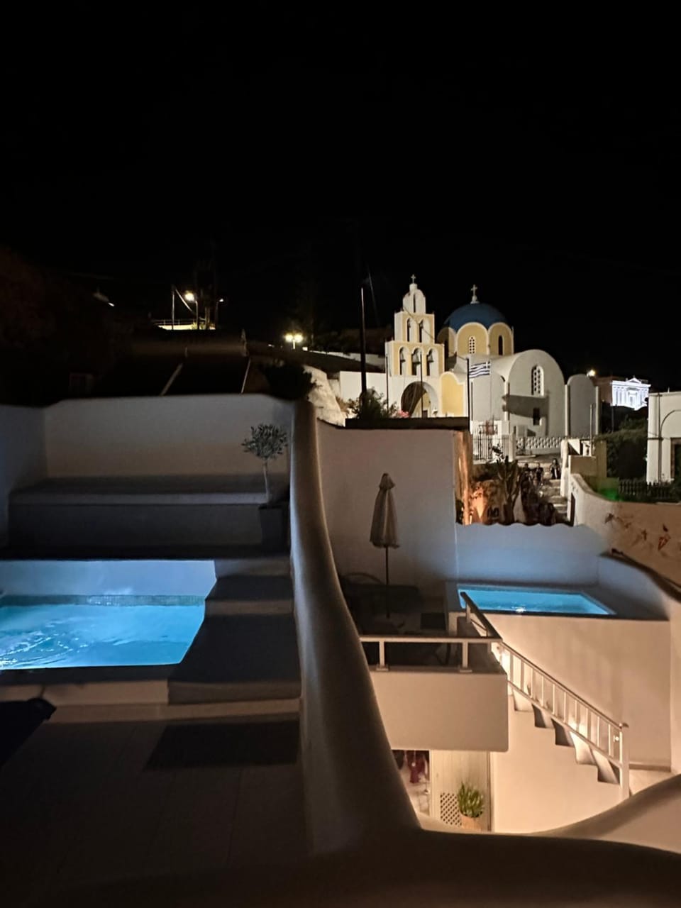 Avenoir 1bedroom Luxury Cave Villa Apartment in Mesaria