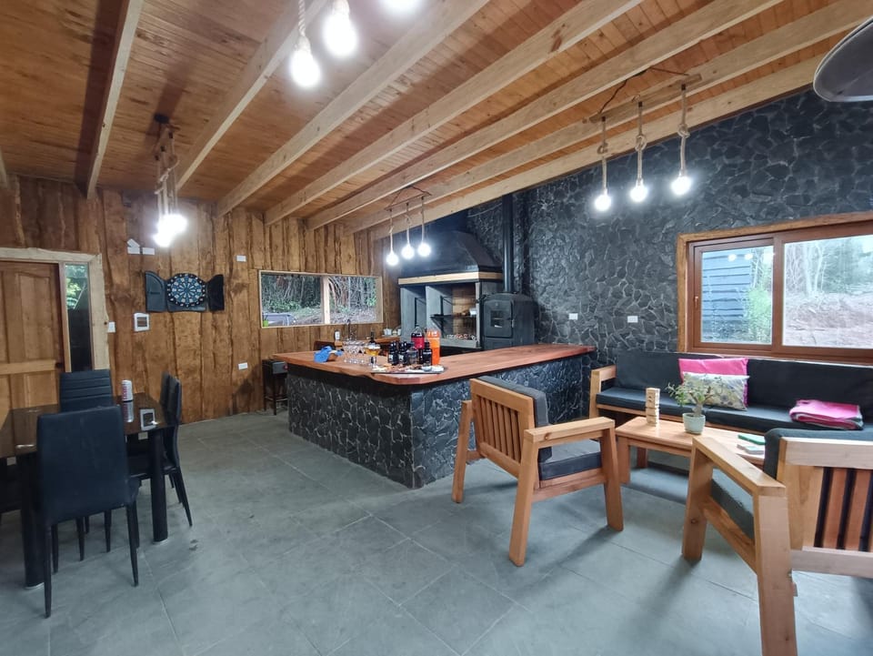 BBQ facilities, BBQ facilities, Karaoke, Kitchen or kitchenette, Seating area, Dining area