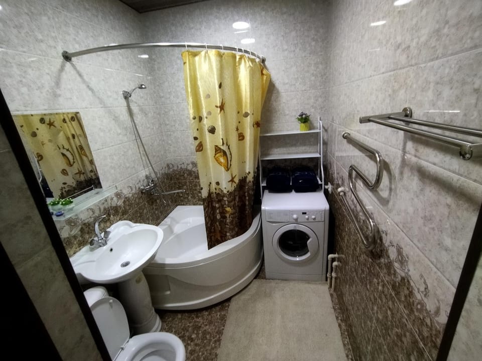 Shower, Toilet, Bathroom