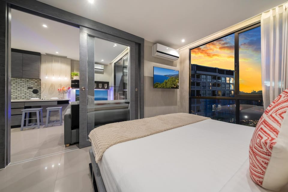 Kitchen or kitchenette, Living room, Dining area, Bedroom