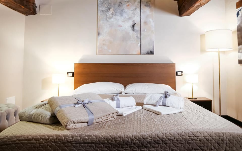 Bed, Photo of the whole room