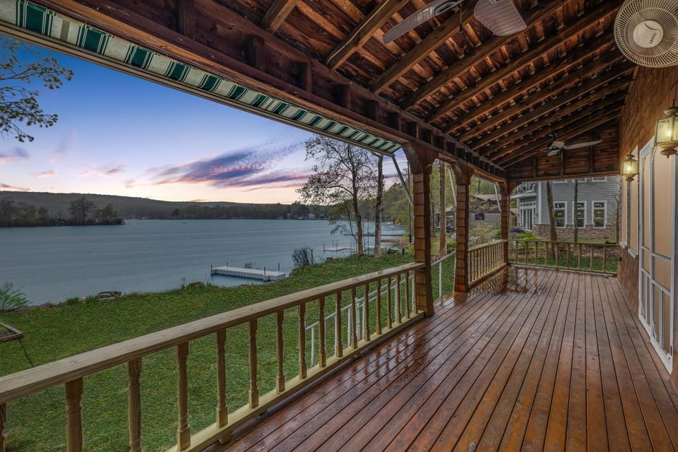 Natural landscape, View (from property/room), Balcony/Terrace, Lake view