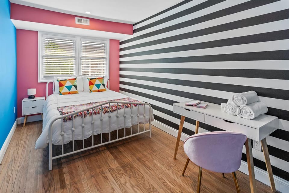 Stylishly Renovated 5-Bedroom Home in AC - Perfect for Groups and Families House in Atlantic City
