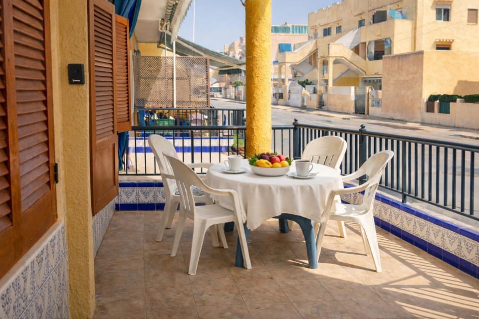 Planta Baja con Terraza Apartment in Torre La Mata