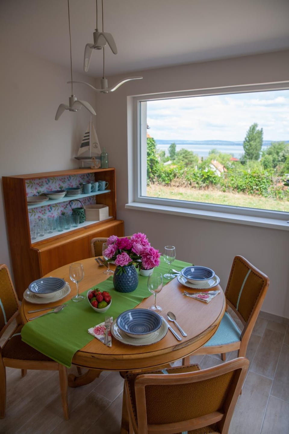 Natural landscape, Dining area