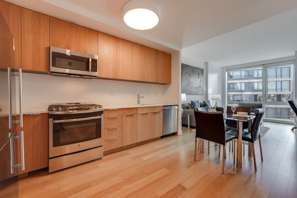 Kitchen or kitchenette, Living room, Seating area, Dining area, minibar, pet friendly, stove