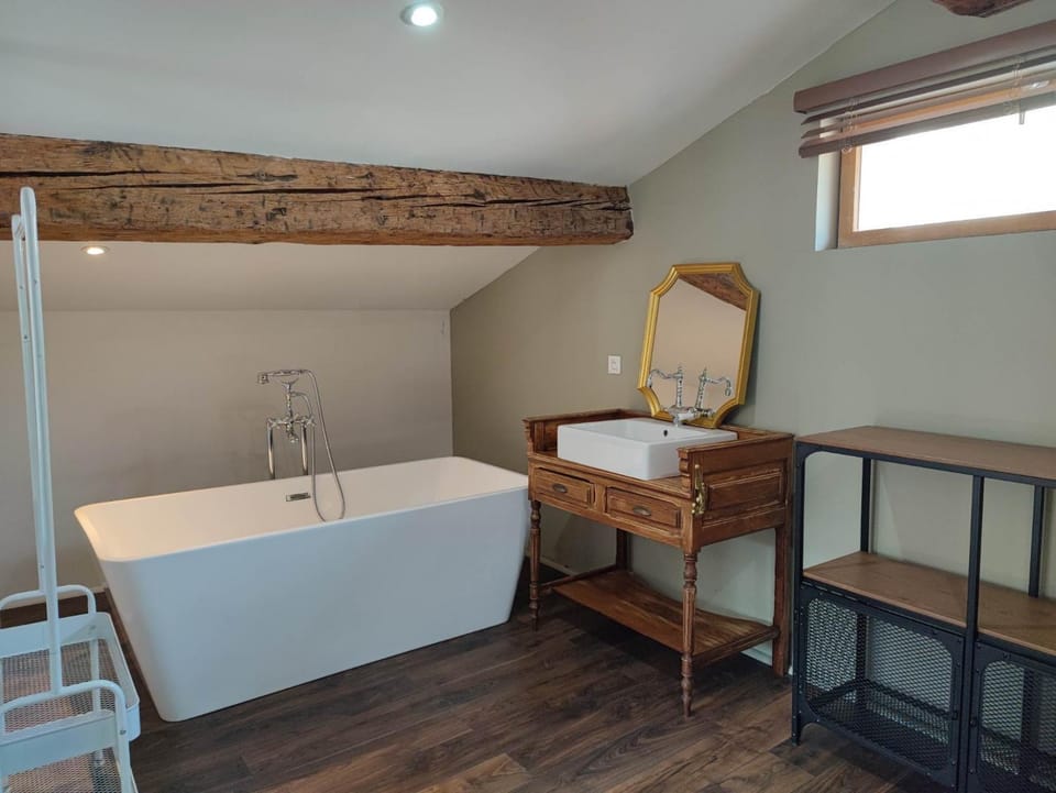 Bathroom, Bath