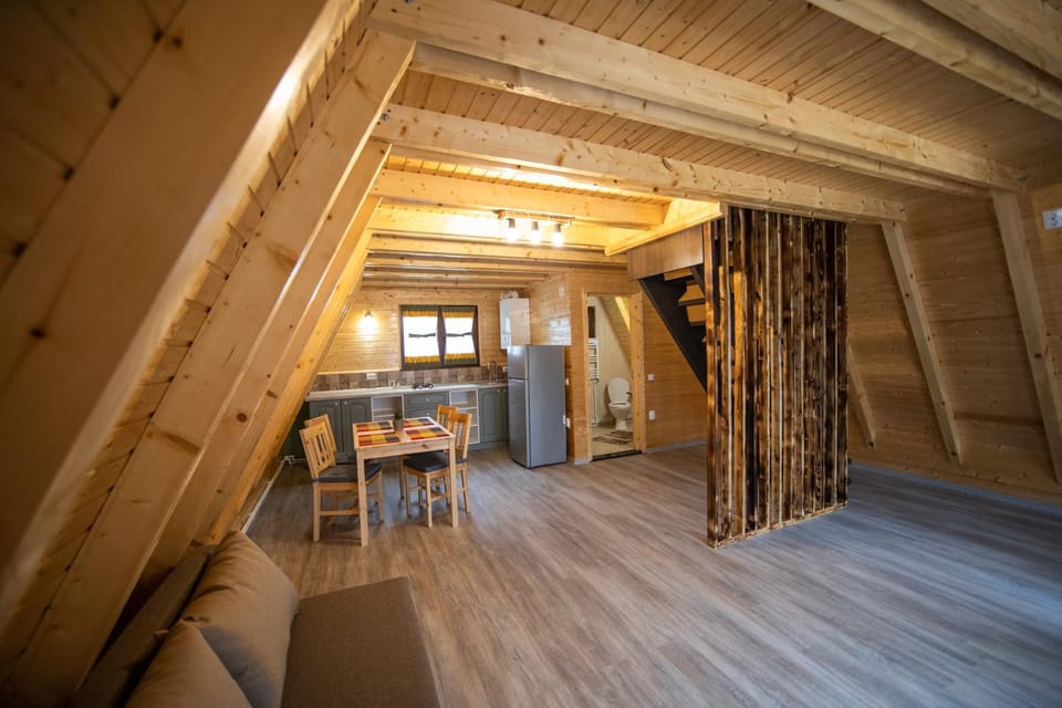 Catunul din Podei A-Frame Nature lodge in Romania