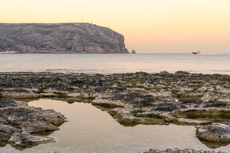 Nearby landmark, Natural landscape, Mountain view, Sea view
