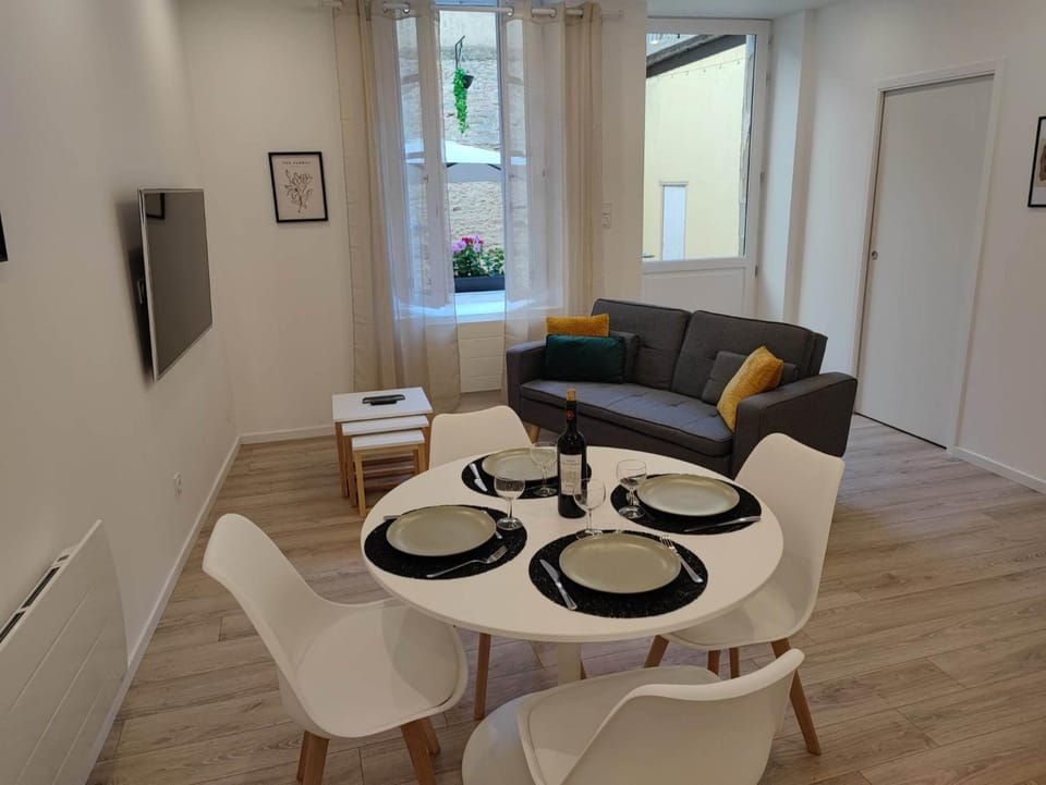 Living room, Dining area