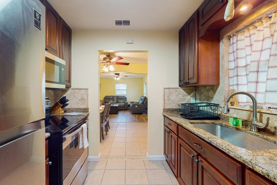 Relax Away in Tampa Bay House in Town N Country