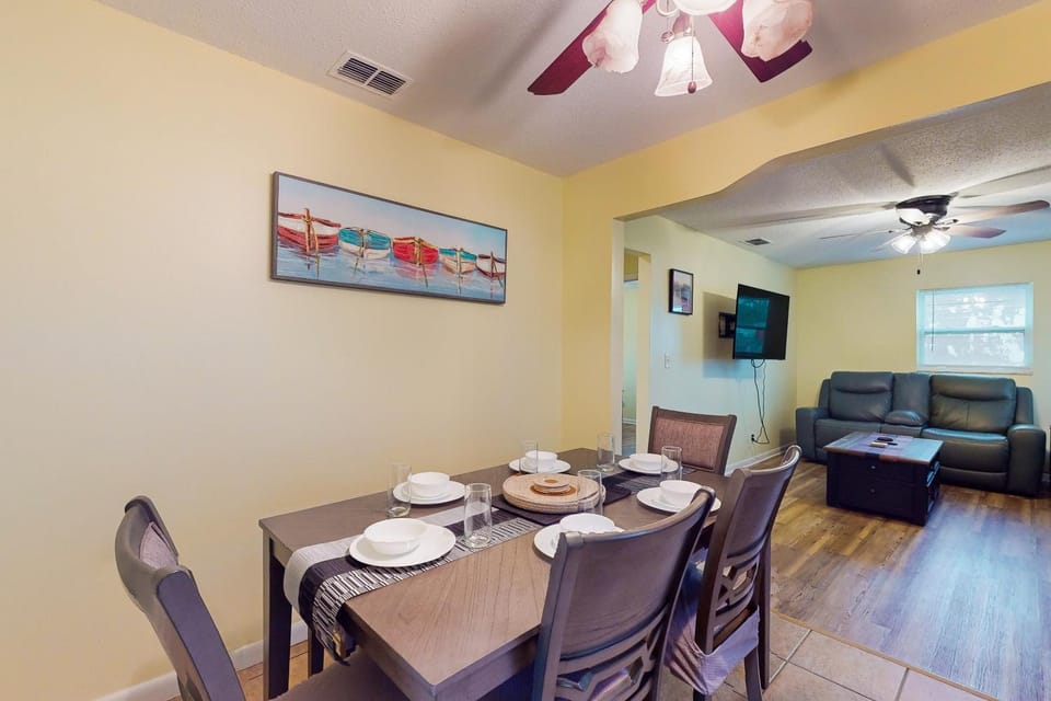 Relax Away in Tampa Bay House in Town N Country