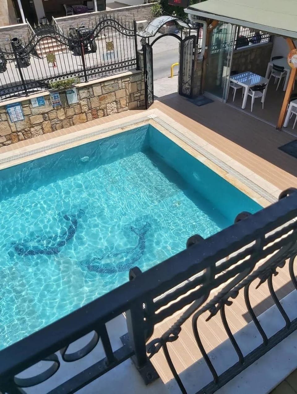 Swimming pool