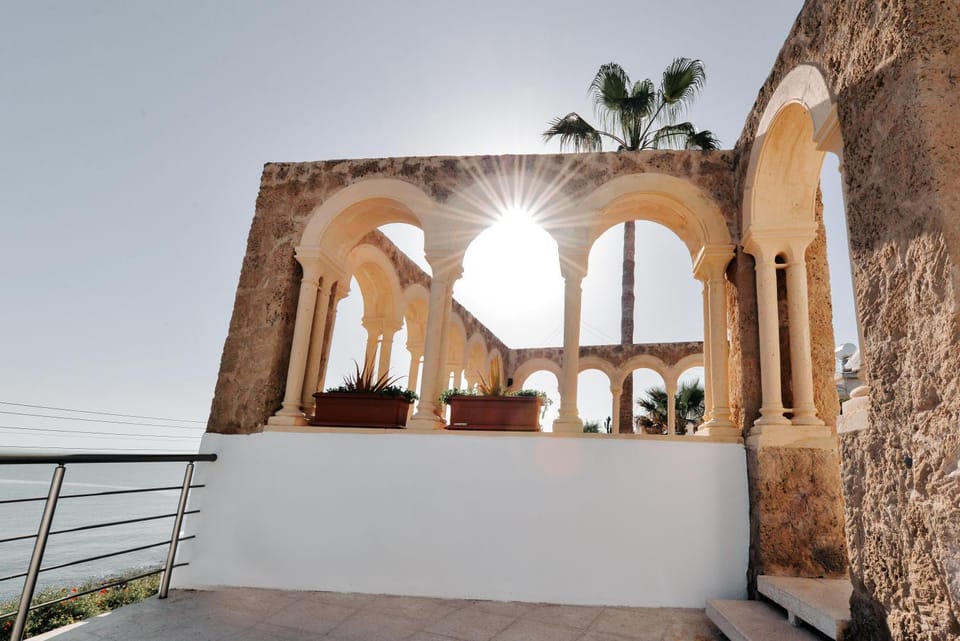 Balcony/Terrace, Landmark view
