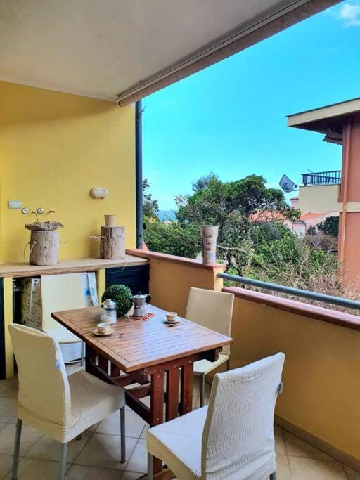 Mikey Appartamento con Terrazza Apartment in Sardinia