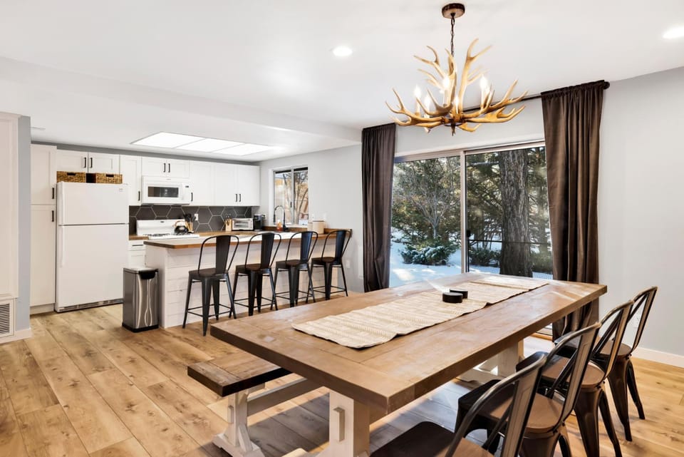 Wildwood Lodge by Big Bear Vacations Hot Tub Ultra Cozy Fox Farm Retreat Chalet in Big Bear