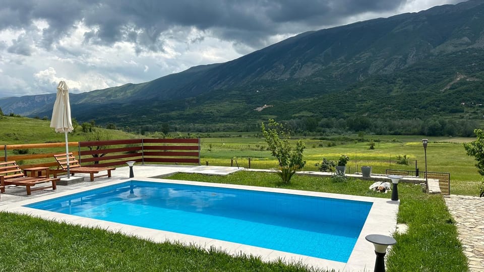 Mountain view, Pool view, Swimming pool, sunbed