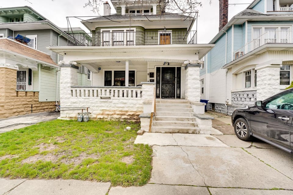 Buffalo Vacation Rental about 20 Mi to Niagara Falls! Apartment in Buffalo