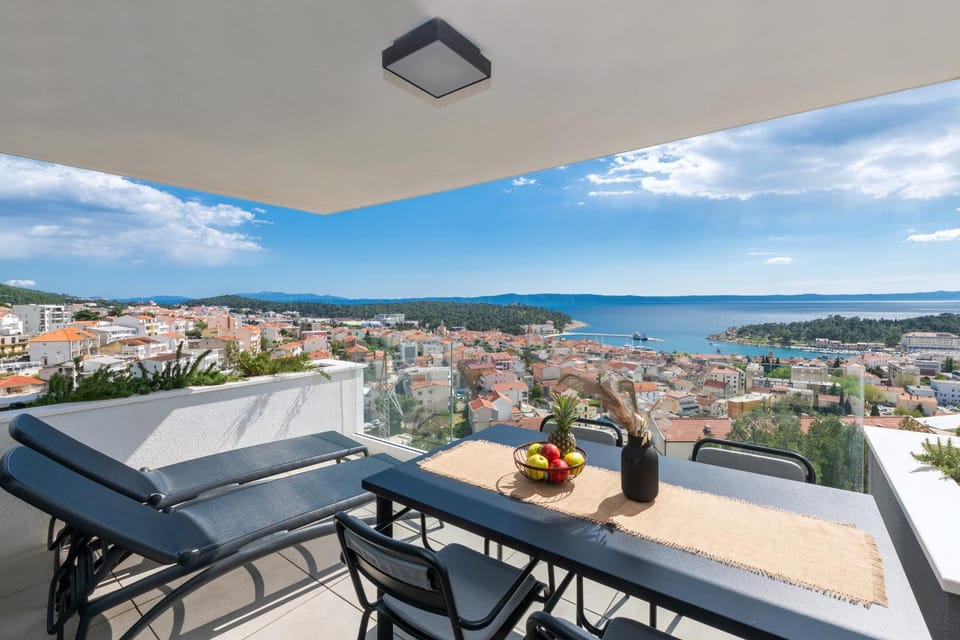 View (from property/room), City view, Sea view