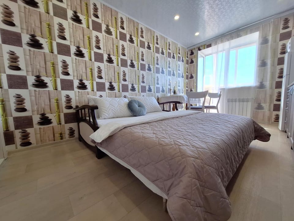 Bed, Seating area, Bedroom