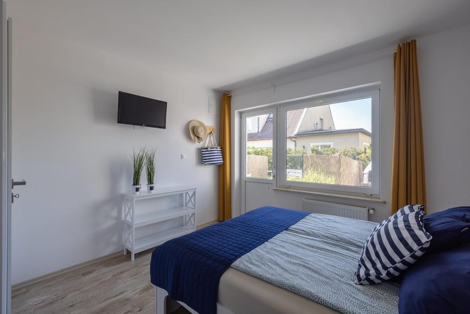 Bed, Garden, TV and multimedia, Photo of the whole room, Bedroom, Garden view, cot, flat iron, hair dryier, heating, internet, towels, dryer