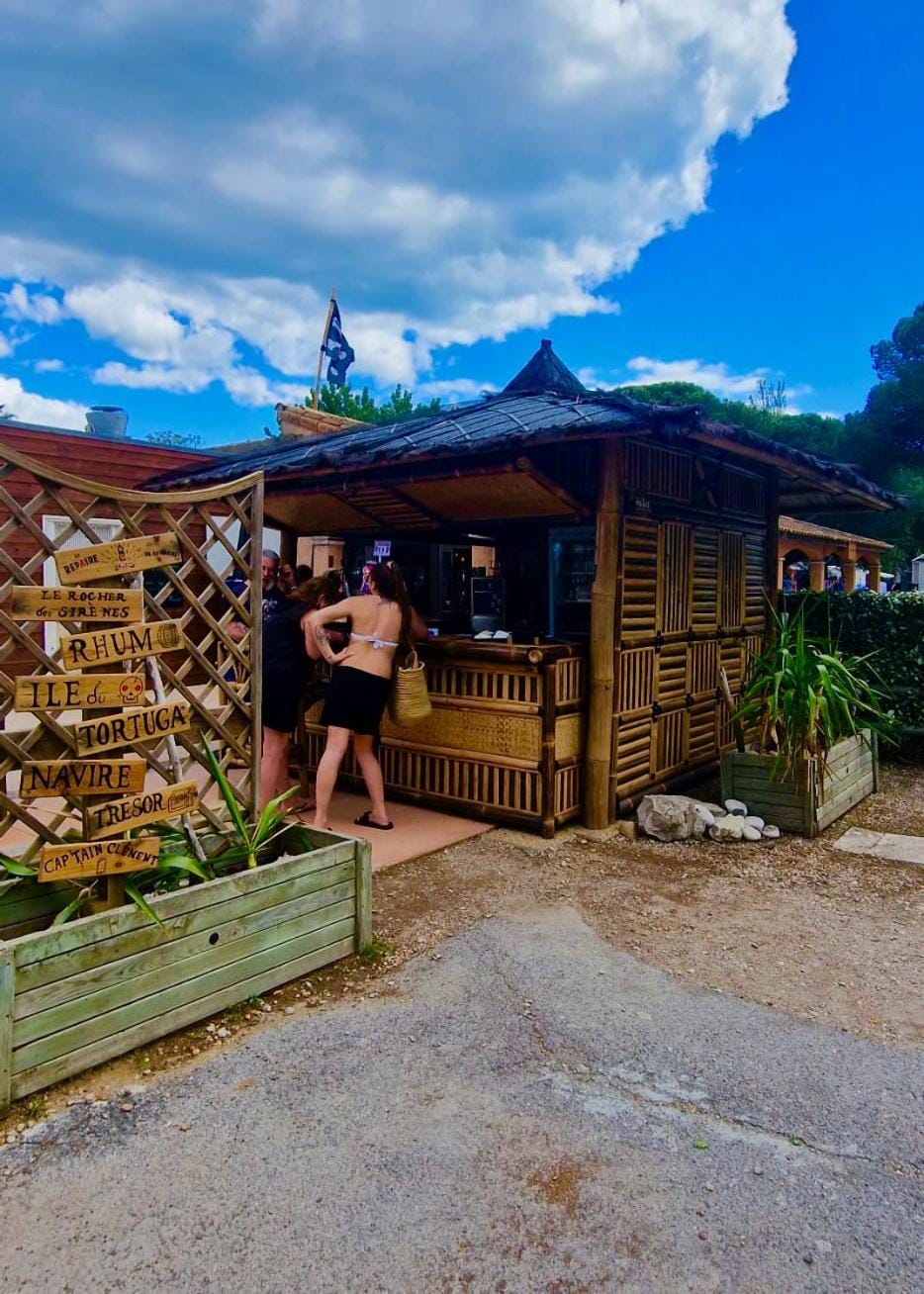 Lounge or bar