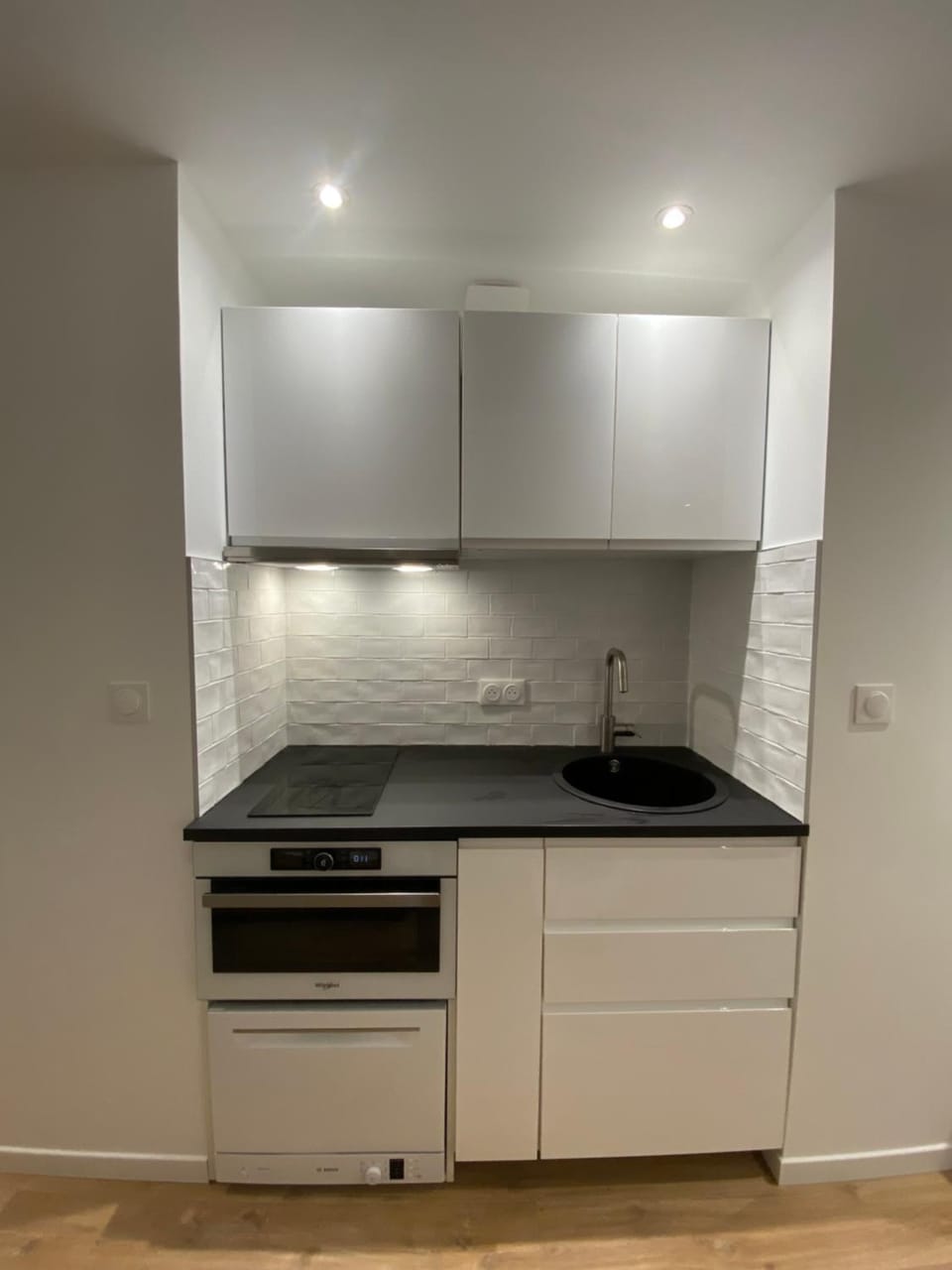 Kitchen or kitchenette, pet friendly, stove