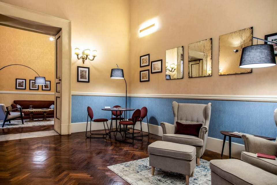 Living room, Seating area, Dining area