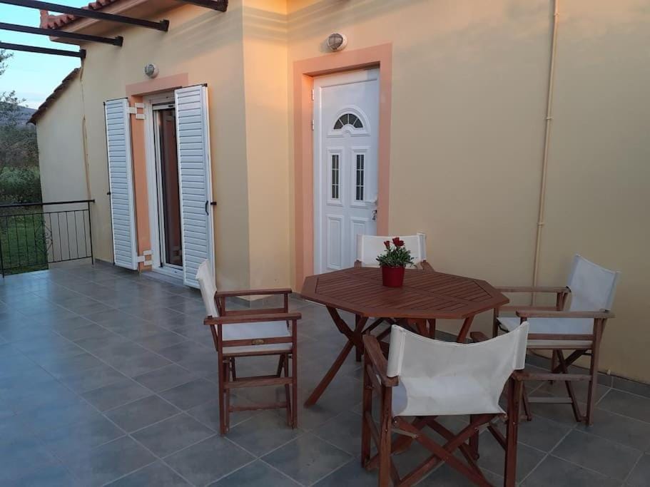 Phyllida Guest House - M1 House in Messenia