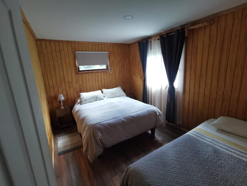 Cabañas y Tinaja Borde rio Coyhaique House in Chubut Province, Argentina
