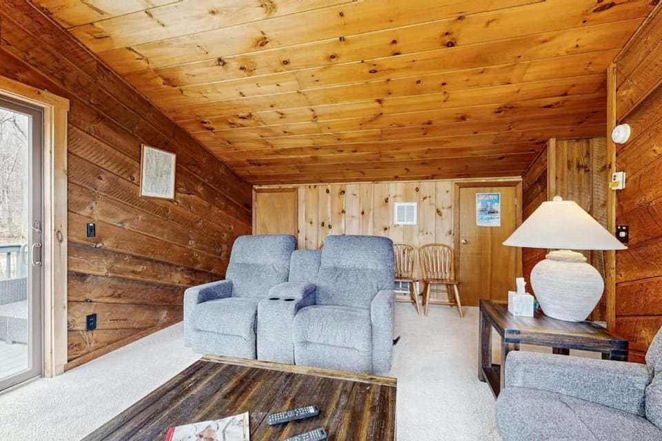 Spacious Mountain Retreat House in Mount Holly