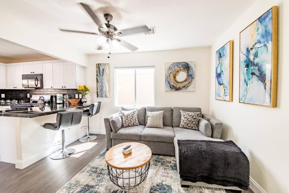 Gorgeous home away from home 3 bed 3 bath W/ pool House in Summerlin