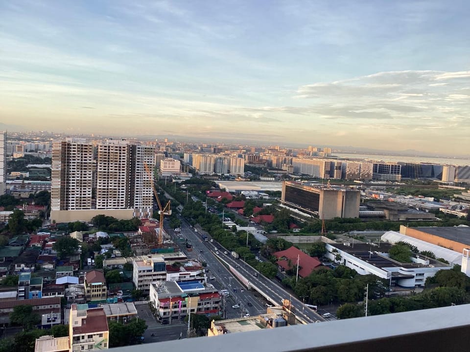 Coast Stay by J 40th floor Penthouse Apartment in Pasay