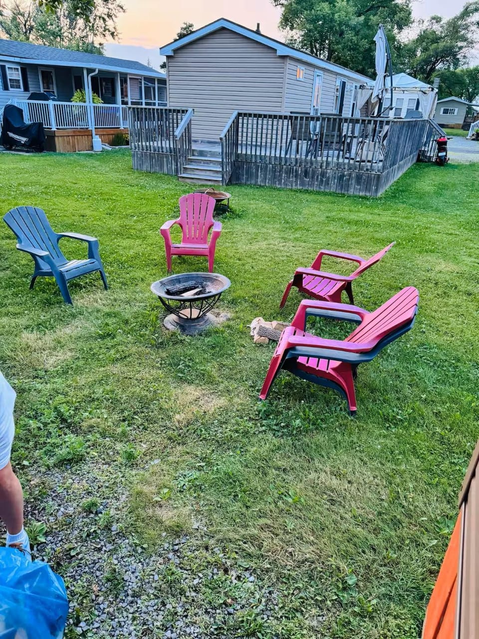 Property building, Day, Garden, sunbed