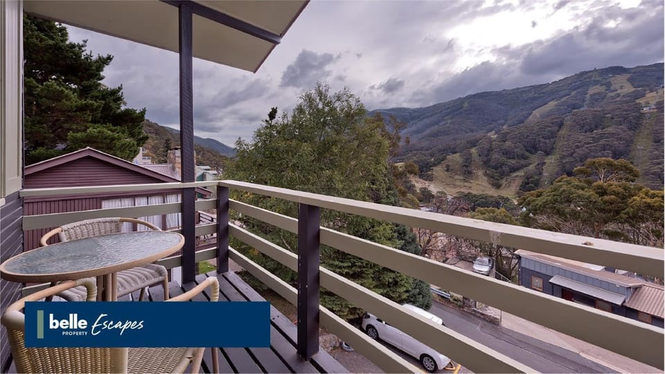 Balcony/Terrace, Mountain view