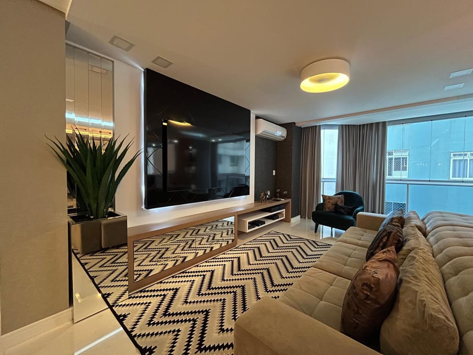 Communal lounge/ TV room, TV and multimedia, Living room, Evening entertainment