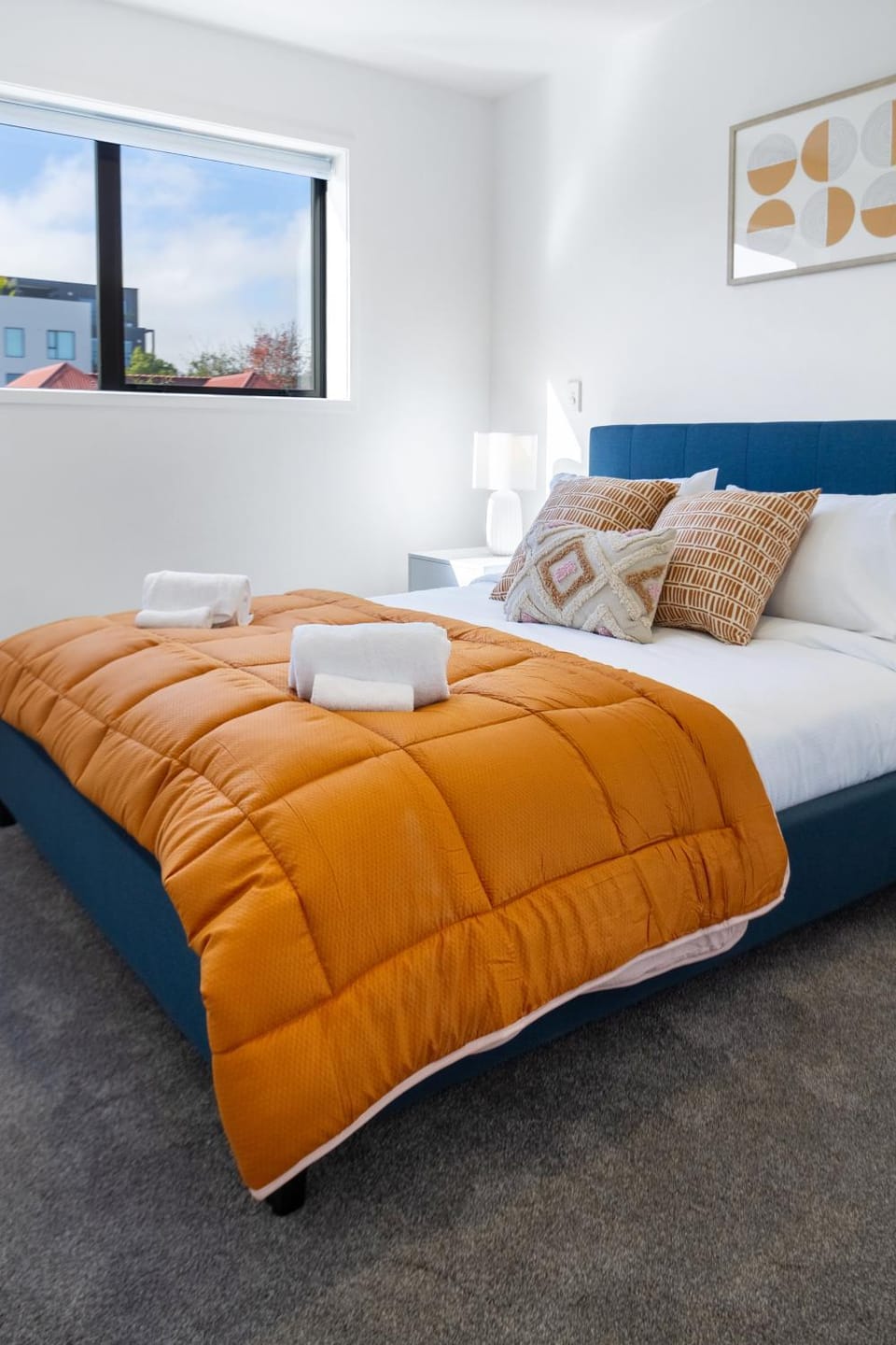 Bed, Photo of the whole room, Decorative detail, Bedroom, towels