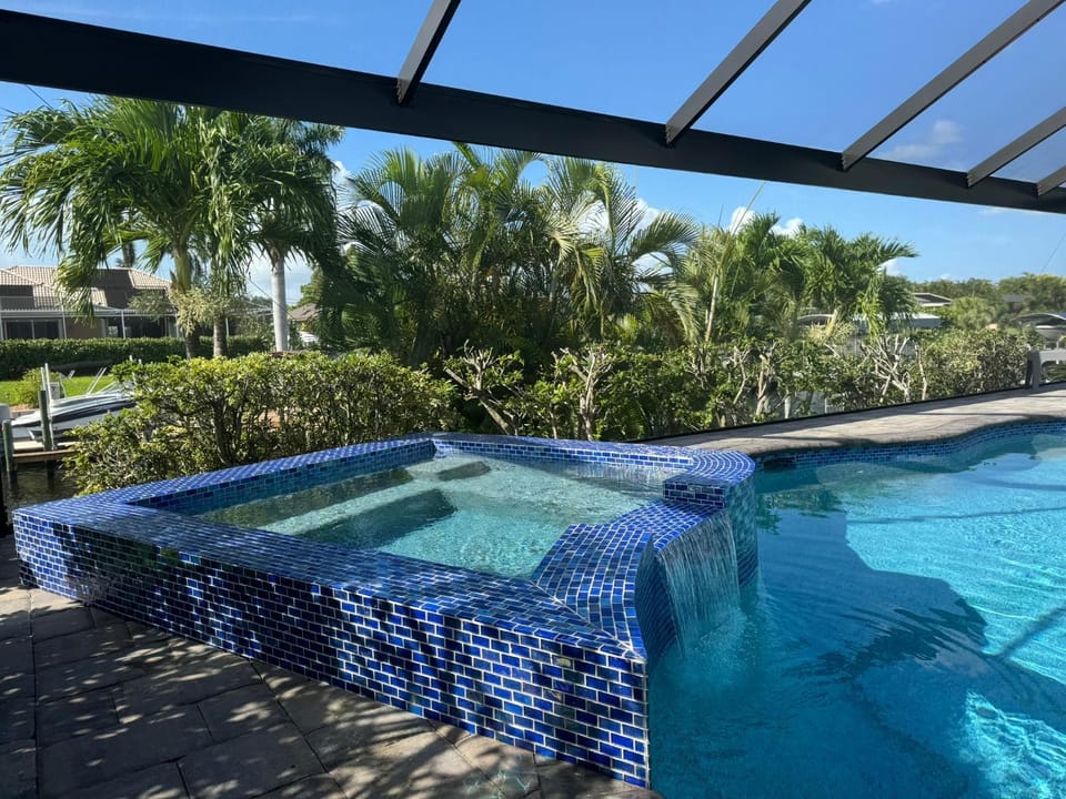 Patio, Hot Tub, Spa and wellness centre/facilities, Pool view, Swimming pool, Swimming pool