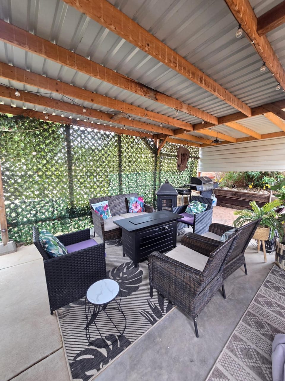 Desert Oasis With Hot Tub! House in Las Cruces