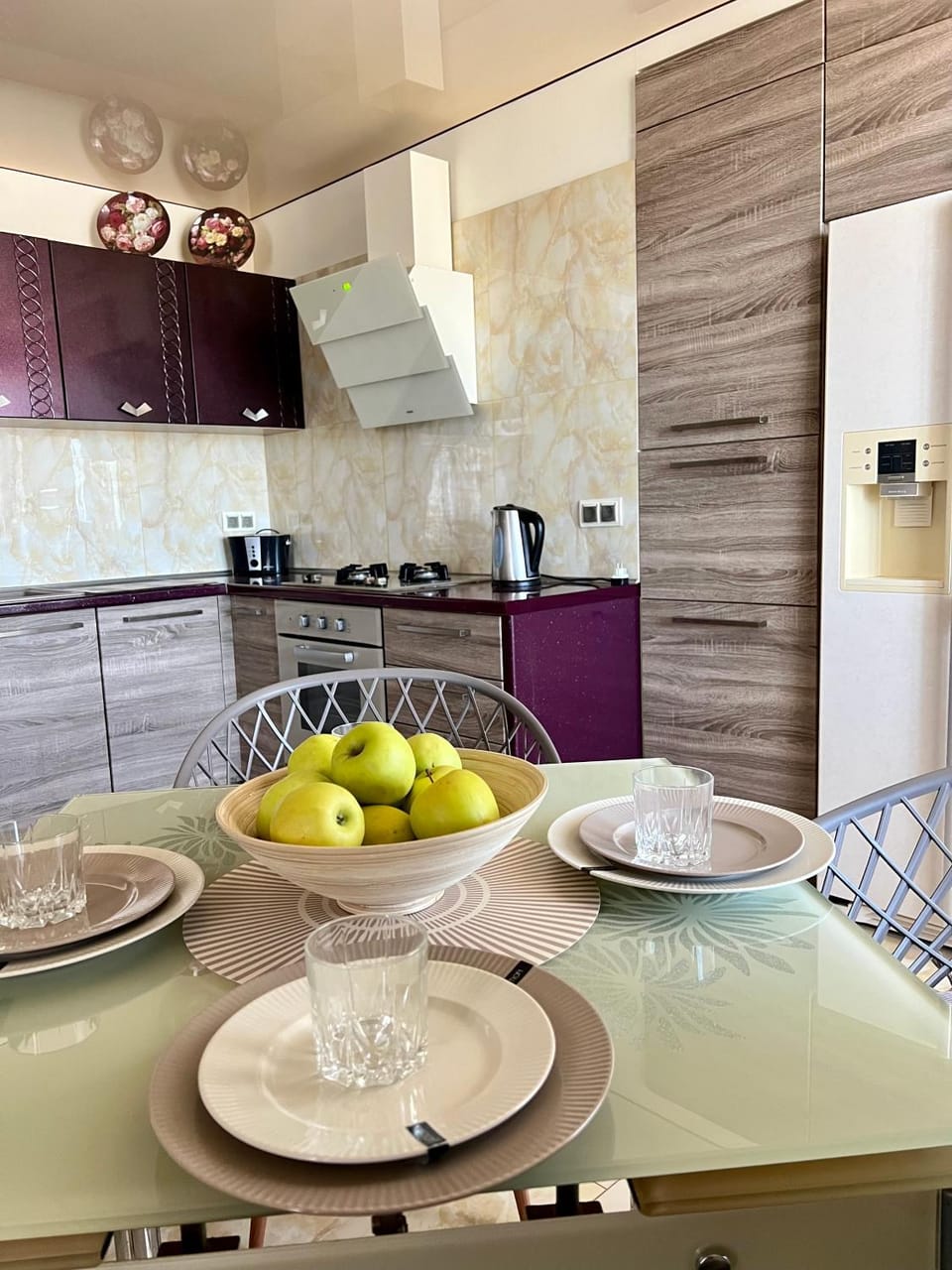 Kitchen or kitchenette, Dining area, minibar, stove