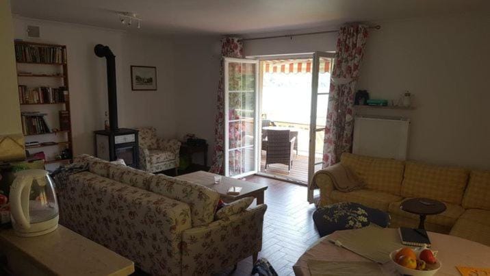 Seating area