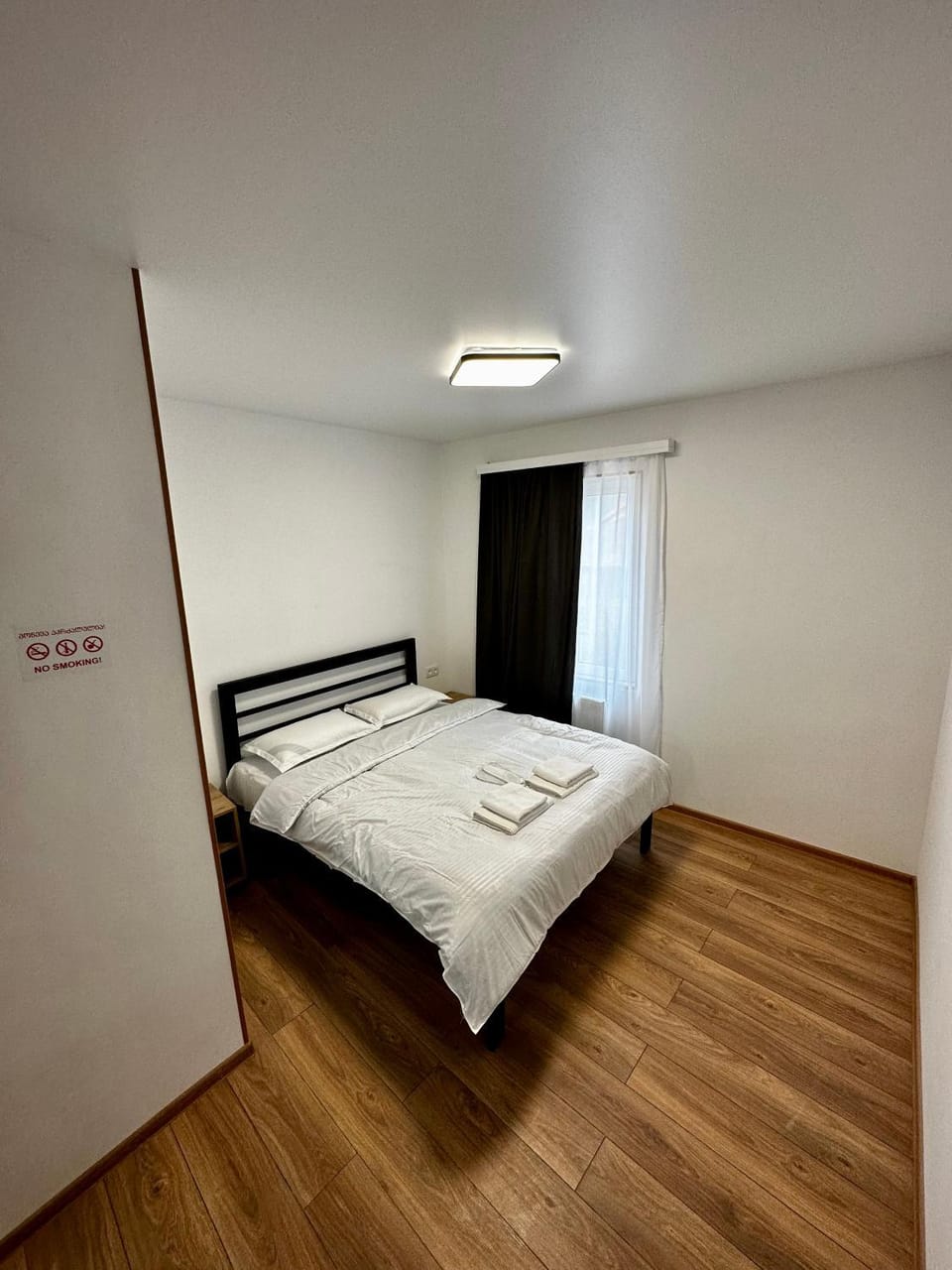 Bed, towels