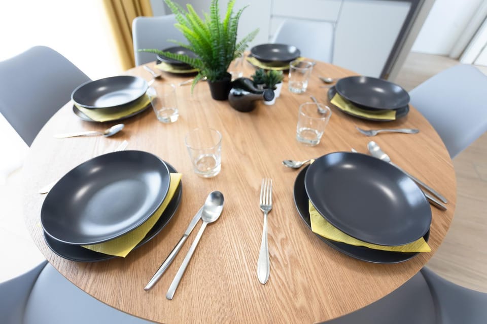 Food and drinks, Dining area, Food