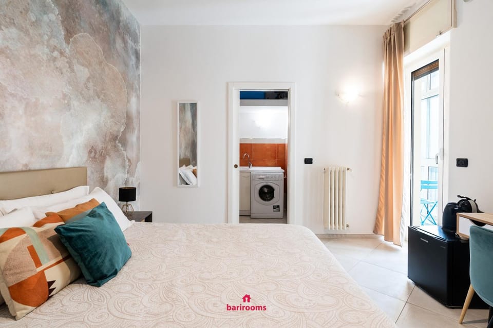 Bed, Bedroom, washing machine