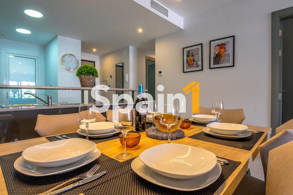 Living room, Food and drinks, Dining area, Food
