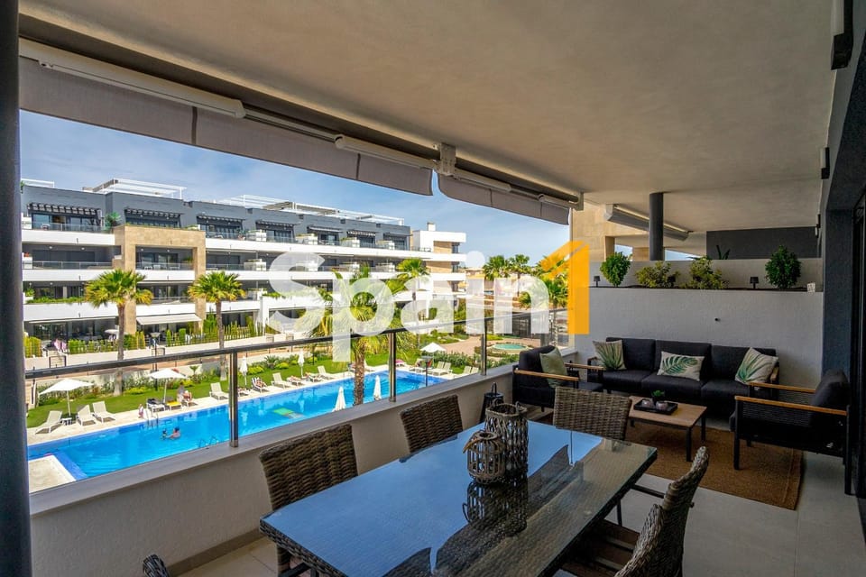 Property building, View (from property/room), Balcony/Terrace, Dining area, Pool view, Swimming pool